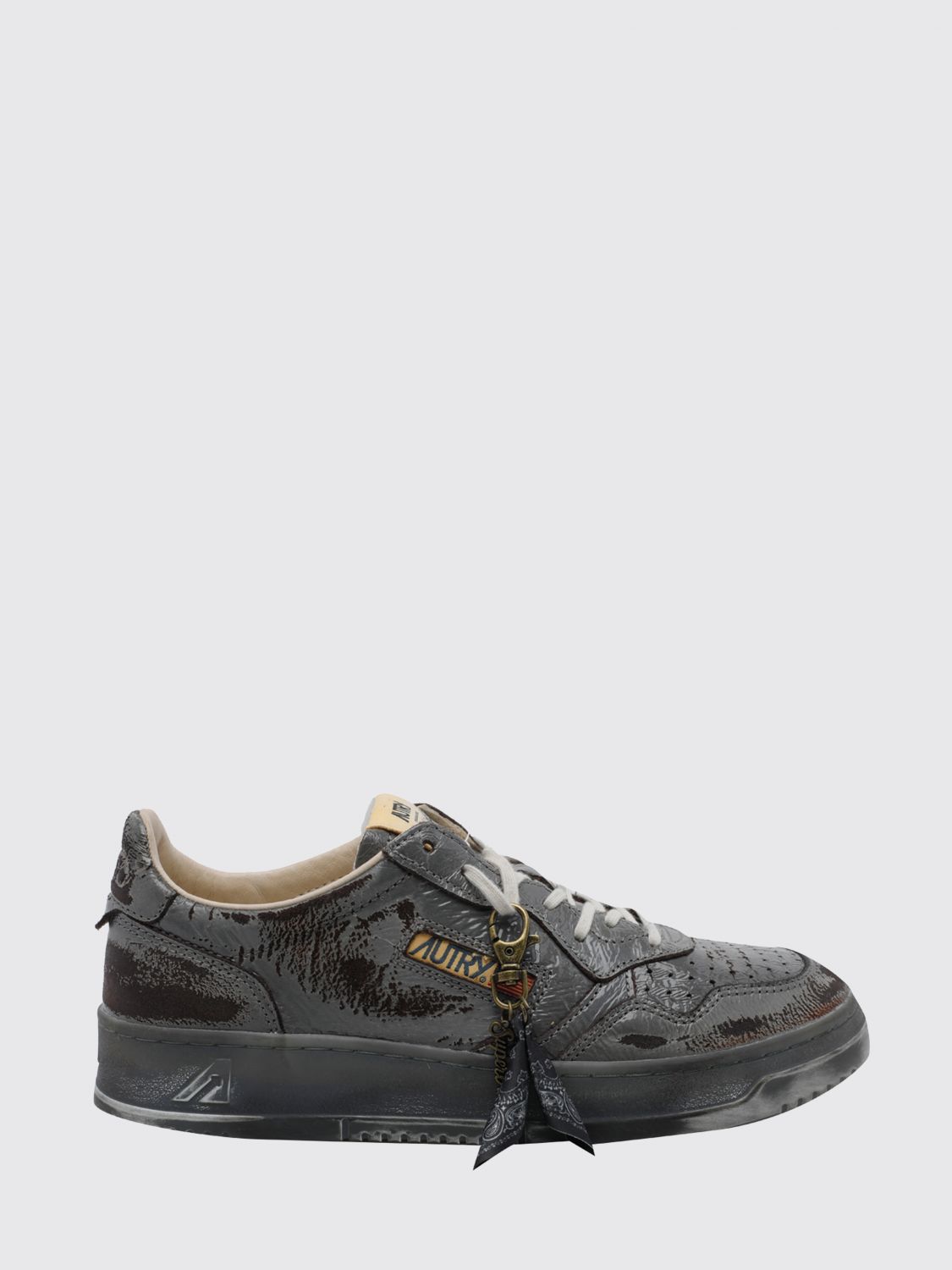AUTRY Sneakers Medalist Low Super Vintage in pelle verniciata con effetto usurato