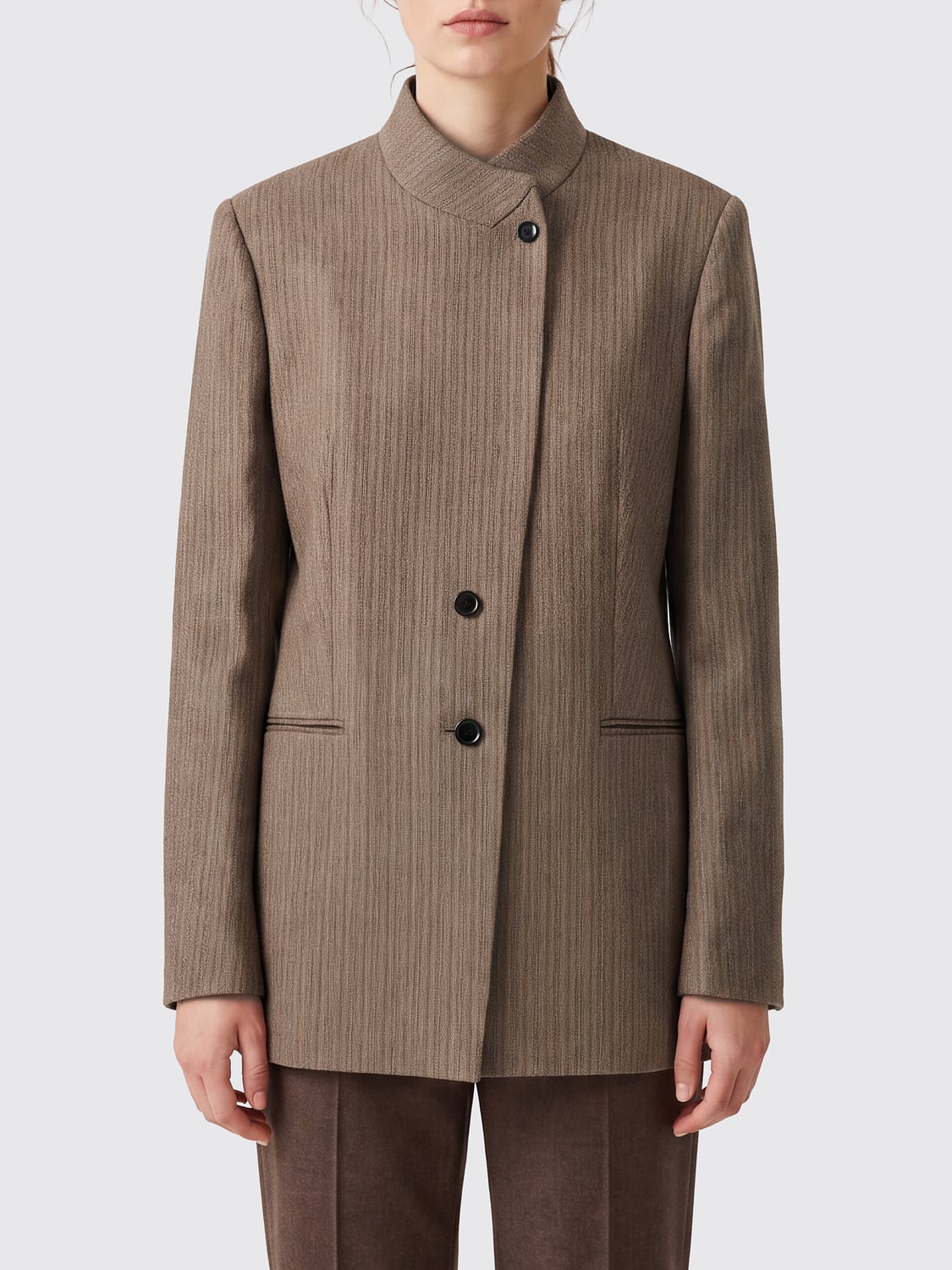 ROHE Short Double-Breasted Slim Fit Coat in Virgin Wool with High Neck ROHE Short Double-Breasted Slim Fit Coat in Virgin Wool with High Neck