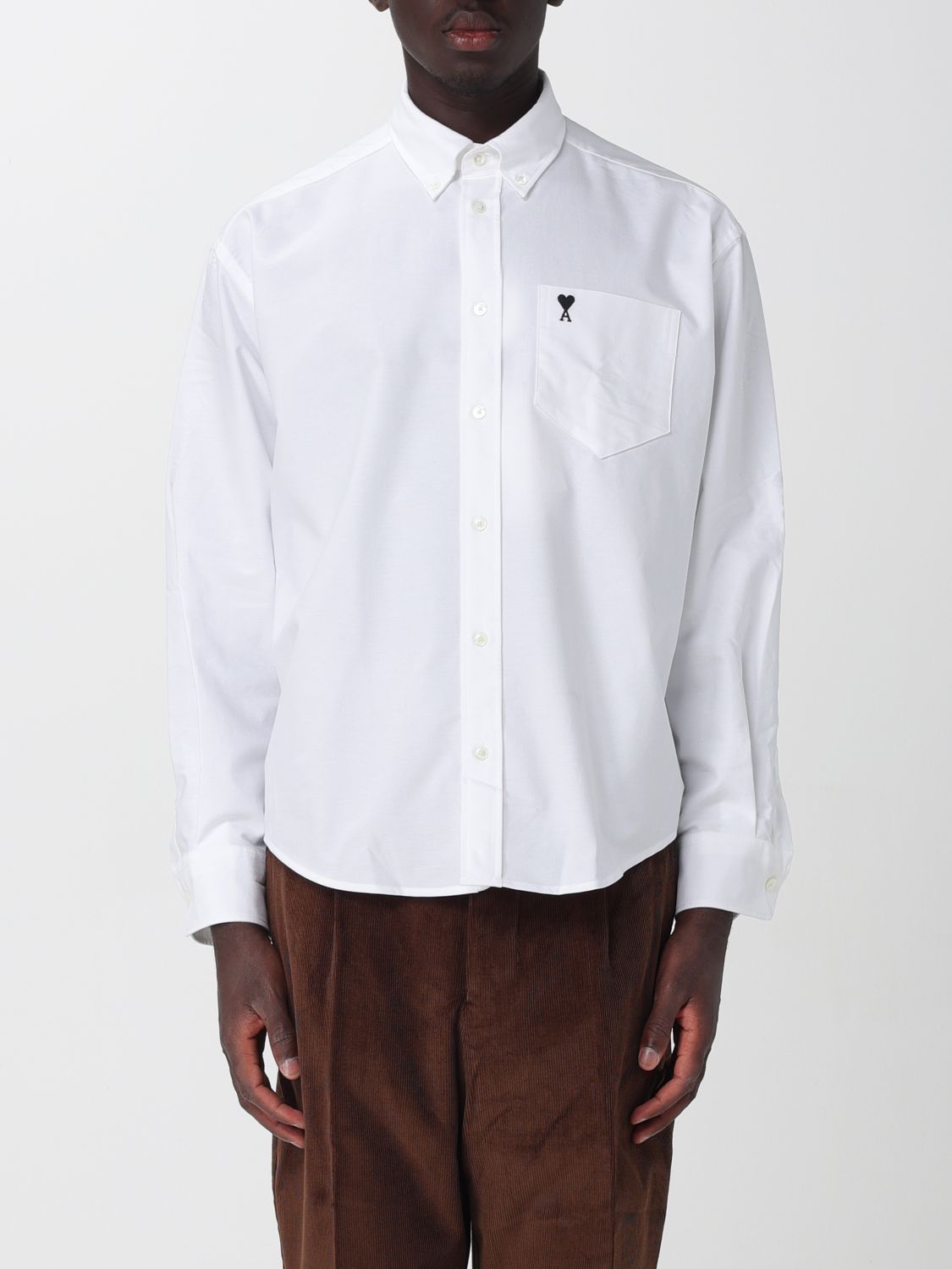 AMI PARIS Relaxed-Fit-Baumwollhemd mit Button-Down-Kragen und gesticktem Logo