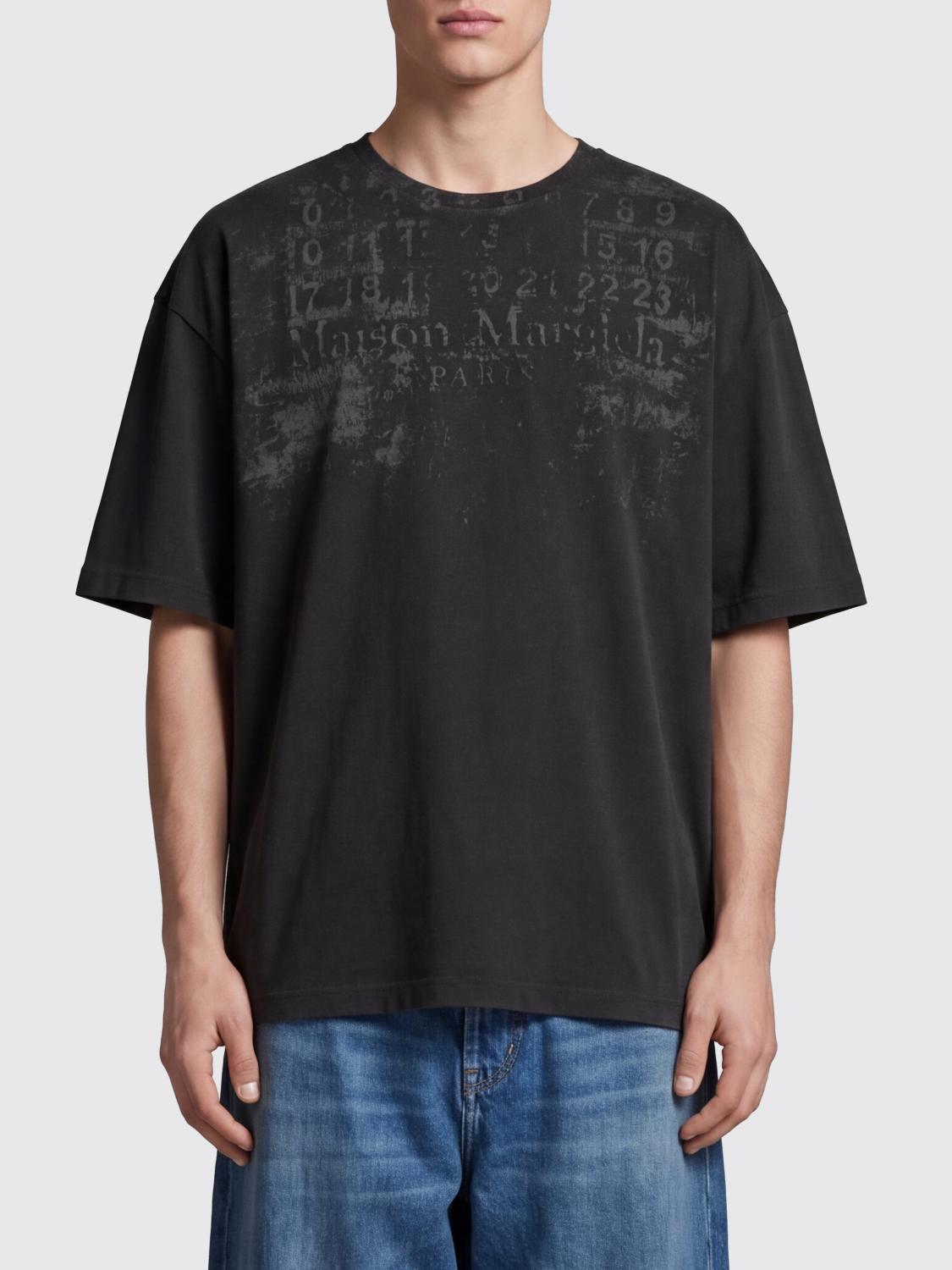MAISON MARGIELA T-Shirt Men color Black