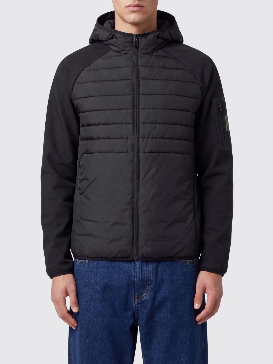 BOSS Kurze wasserabweisende Daunenjacke mit Kapuze und Logo-Patch