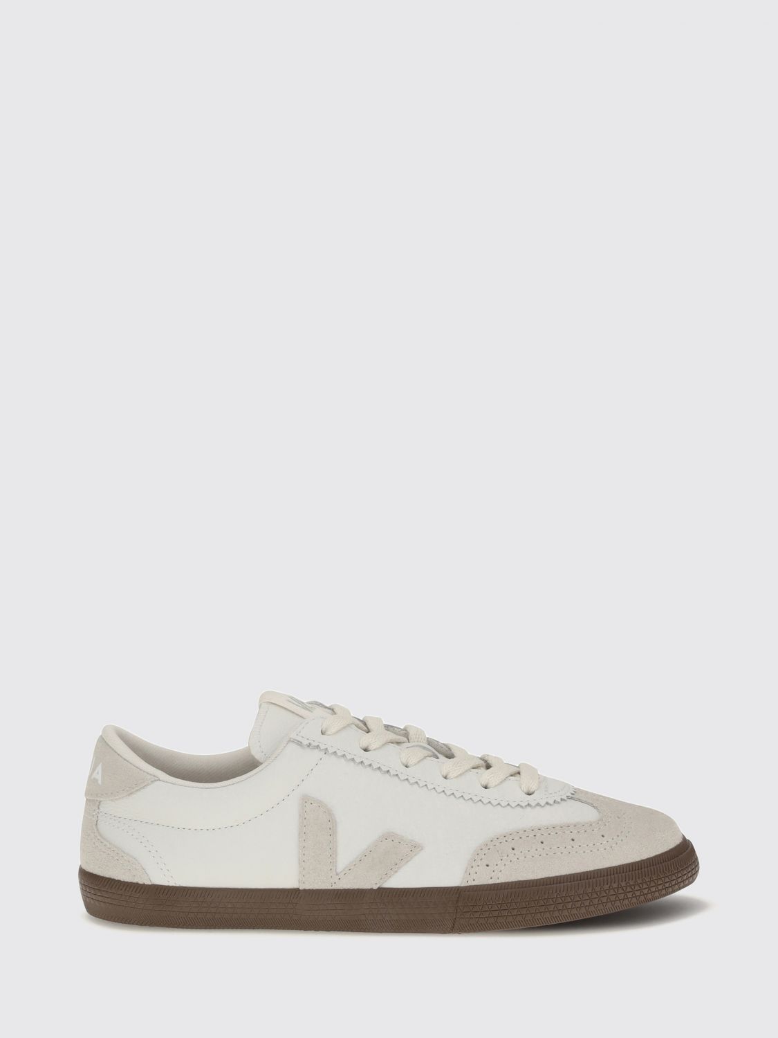 VEJA Volley Nachhaltige O. T.-Leder-Sneaker mit aufgesetztem Logo
