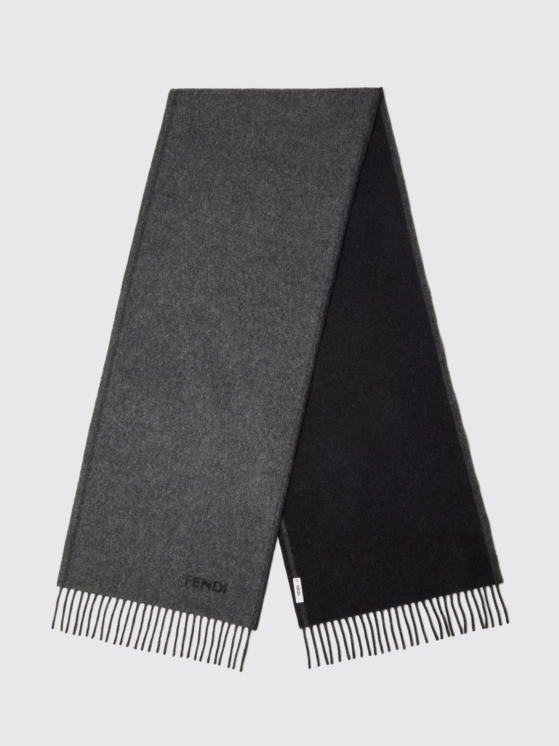 FENDI Sciarpa in puro cashmere con logo ricamato e bordi sfrangiati