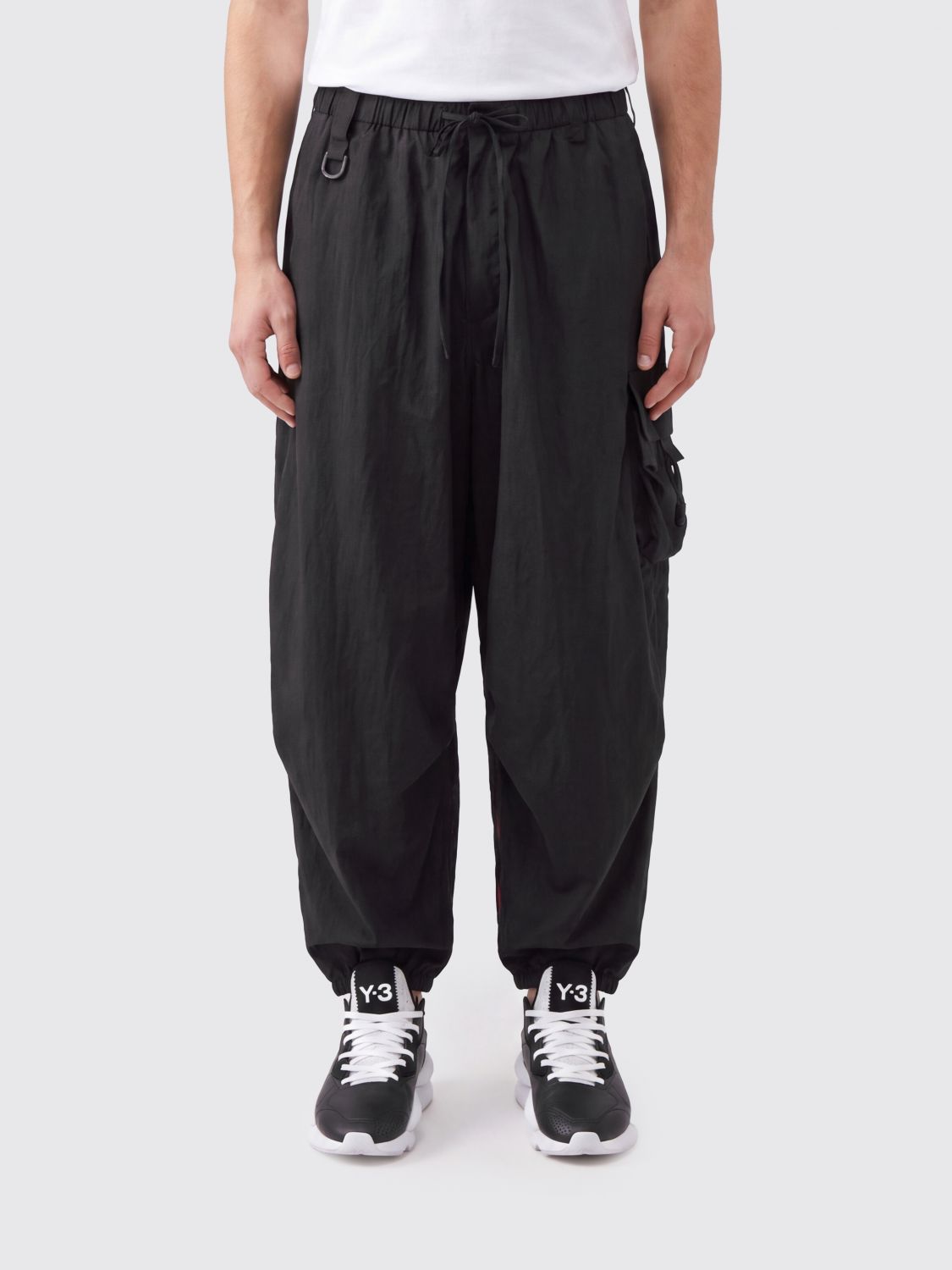 Y-3 Pants Men color Black