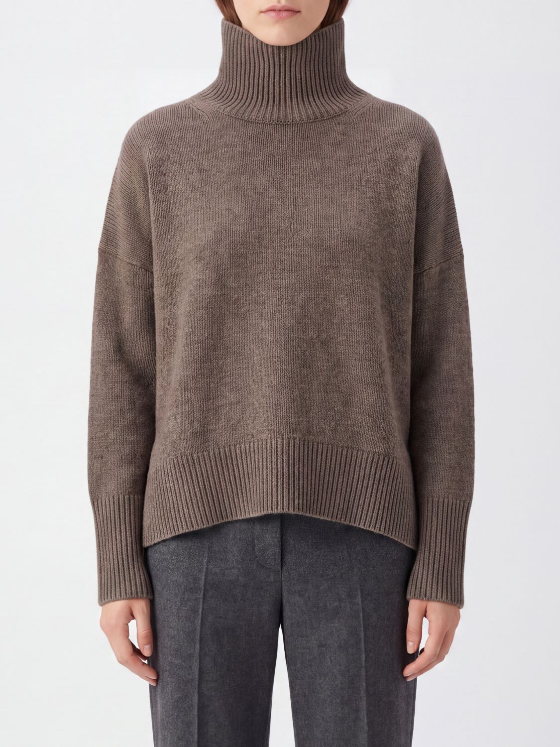 LISA YANG Rollkragenpullover aus reinem Kaschmir mit überschnittenen Schultern