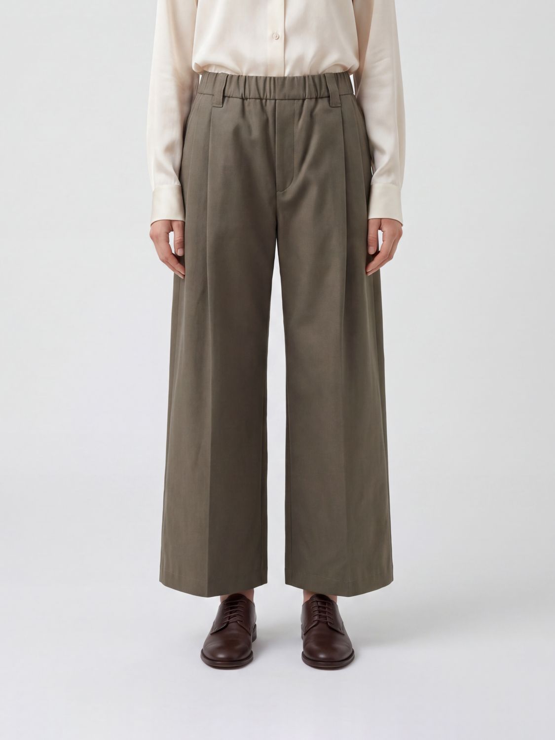 BRUNELLO CUCINELLI Pants Woman color Green