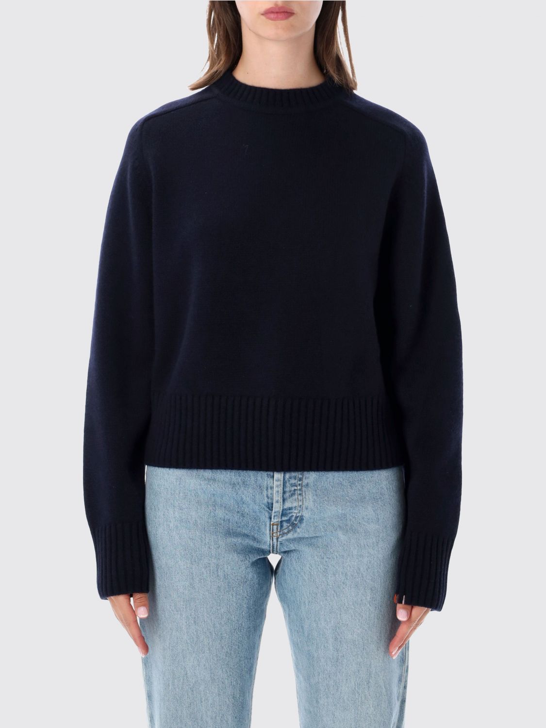 EXTREME CASHMERE Pullover mit Rundhalsausschnitt und überschnittenen Schultern aus 100 % Kaschmir