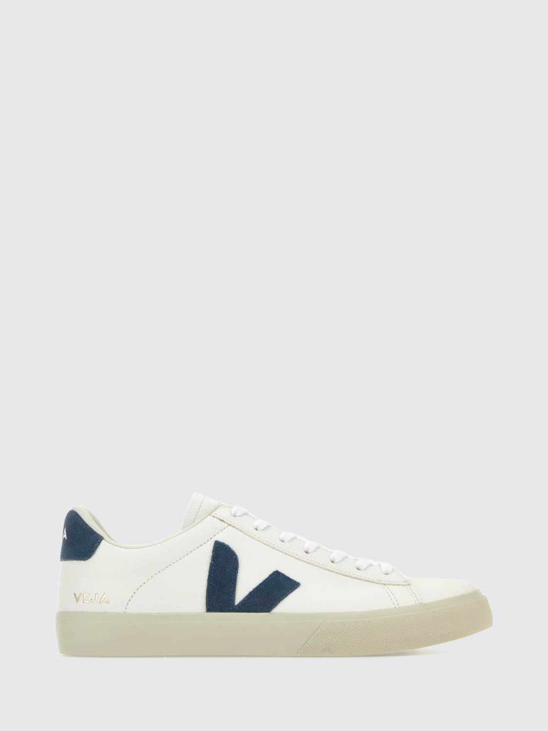 VEJA Campo Sneaker aus nachhaltigem Chromefree-Leder mit kontrastierendem V-Logo
