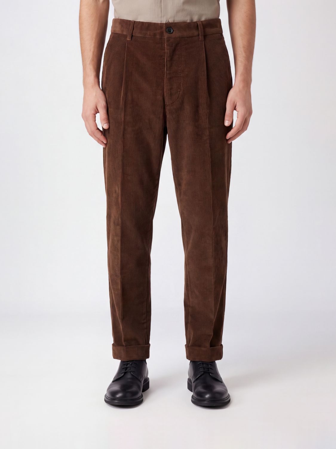 AMI PARIS Slim Fit Cord-Chino-Hose mit Bundfalten vorne