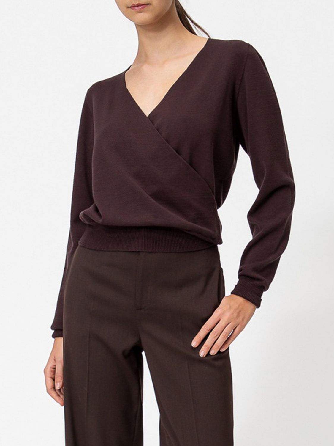 Twinset Maglia cropped in misto viscosa con scollo a V e bordi a costine