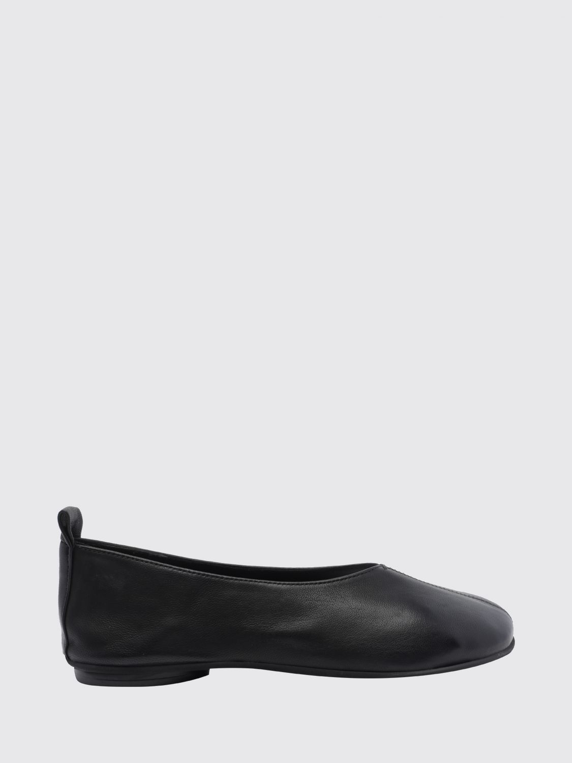 Poeve Nada Smooth Calf Leather Ballet Flats with Round Toe and Leather Sole