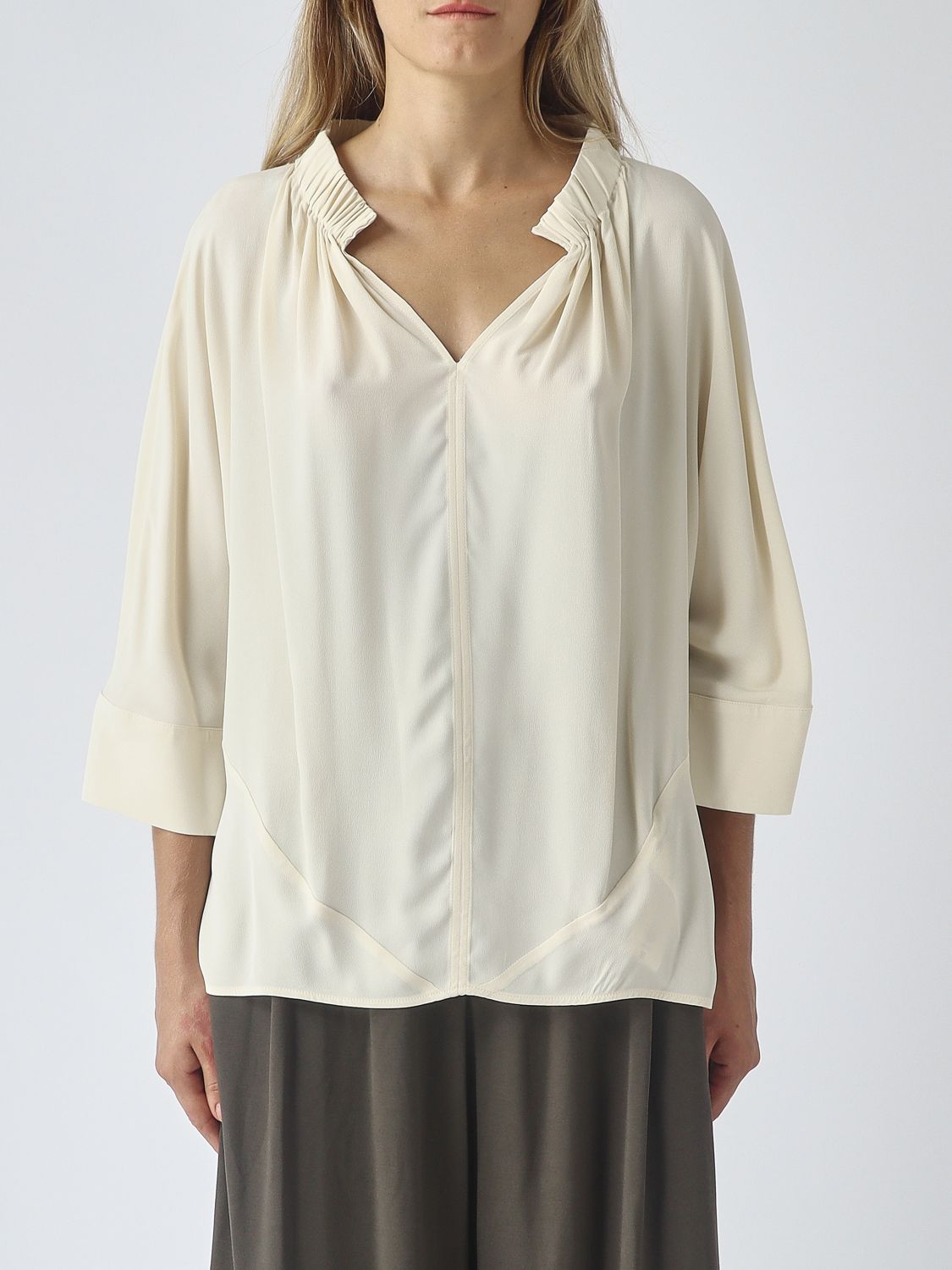 MEIMEIJ V-Neck Silk Blend Blouse with Long Sleeves and Dropped Shoulders MEIMEIJ V-Neck Silk Blend Blouse with Long Sleeves and Dropped Shoulders