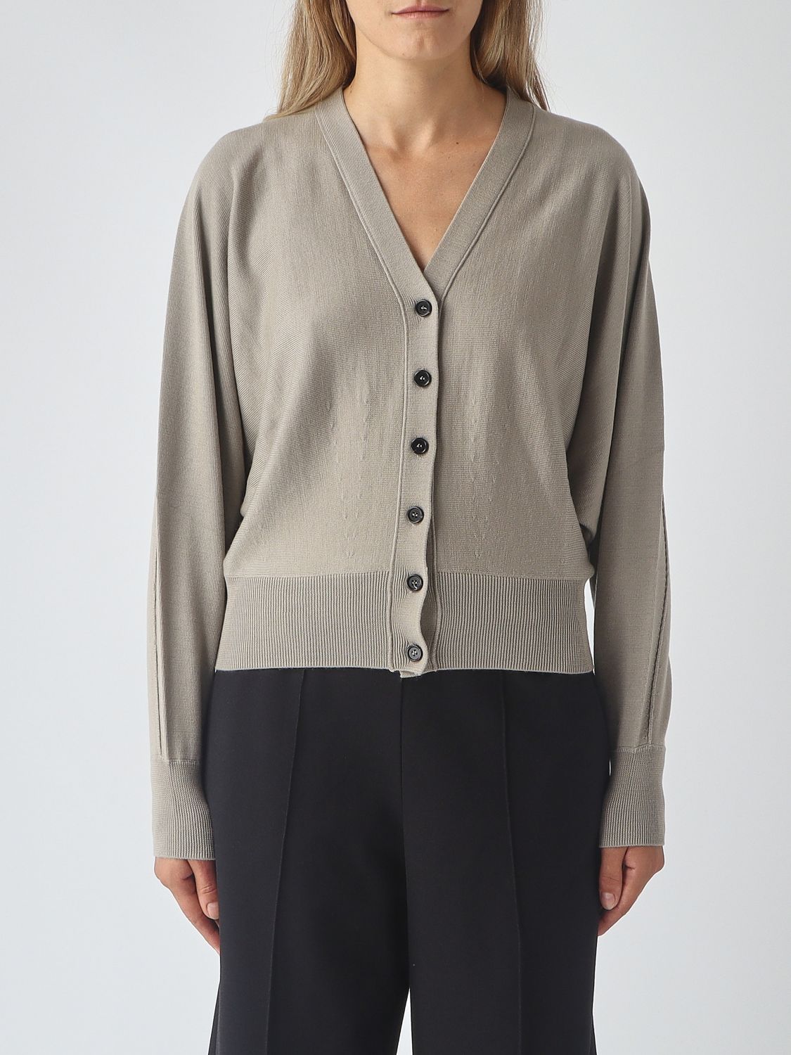 MEIMEIJ V-Neck Pure Wool Cardigan with Dropped Shoulders MEIMEIJ V-Neck Pure Wool Cardigan with Dropped Shoulders