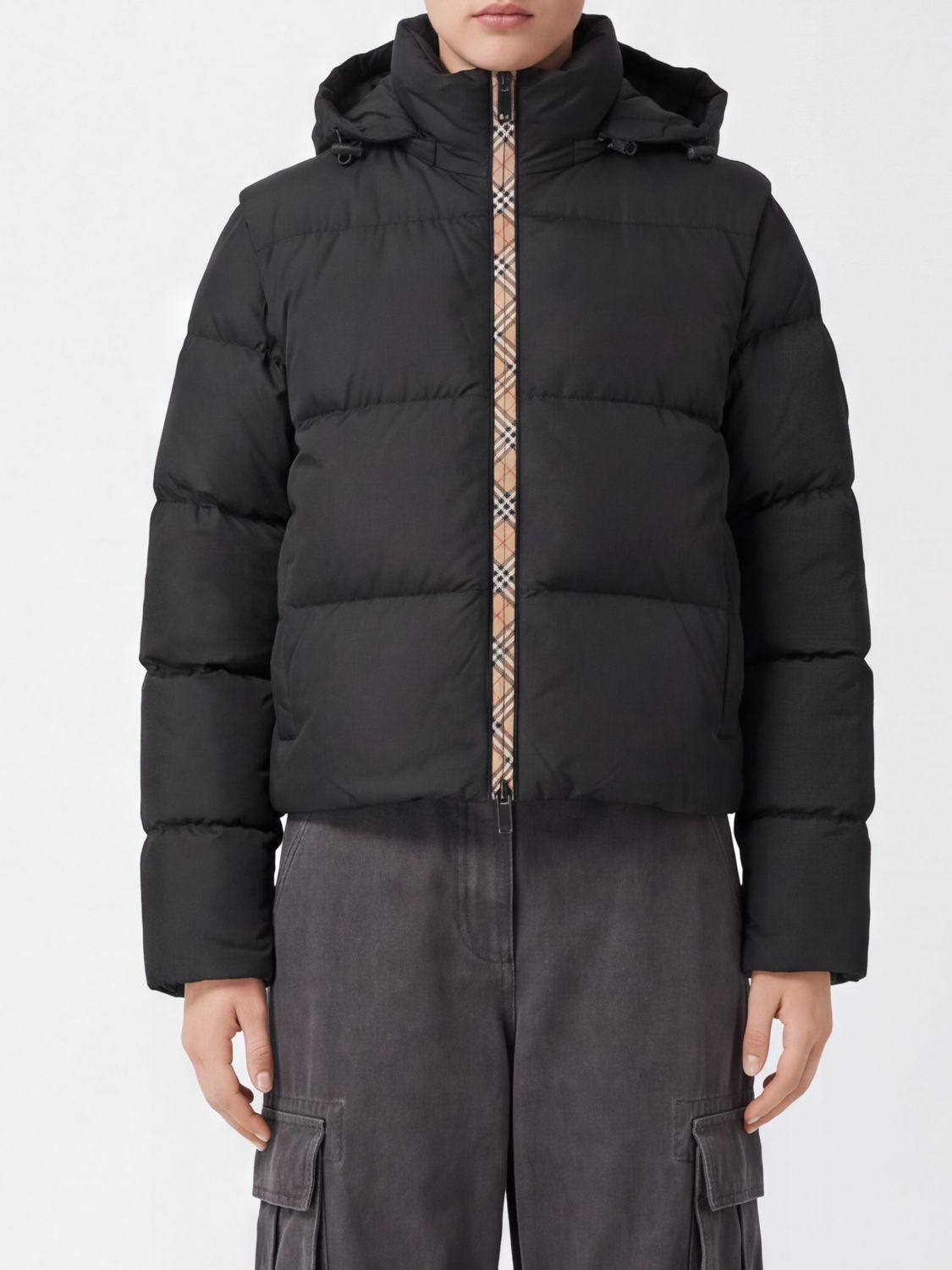 BURBERRY Kurze Stepp-Daunenjacke aus Nylon mit abnehmbarer Kapuze