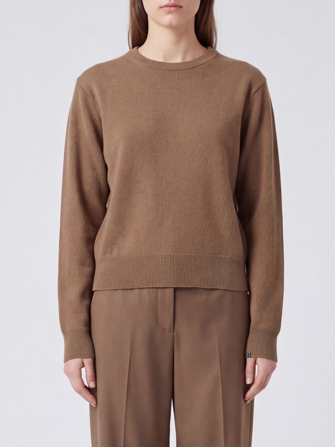 EXTREME CASHMERE Rundhalspullover aus reinem Kaschmir mit überschnittenen Schultern