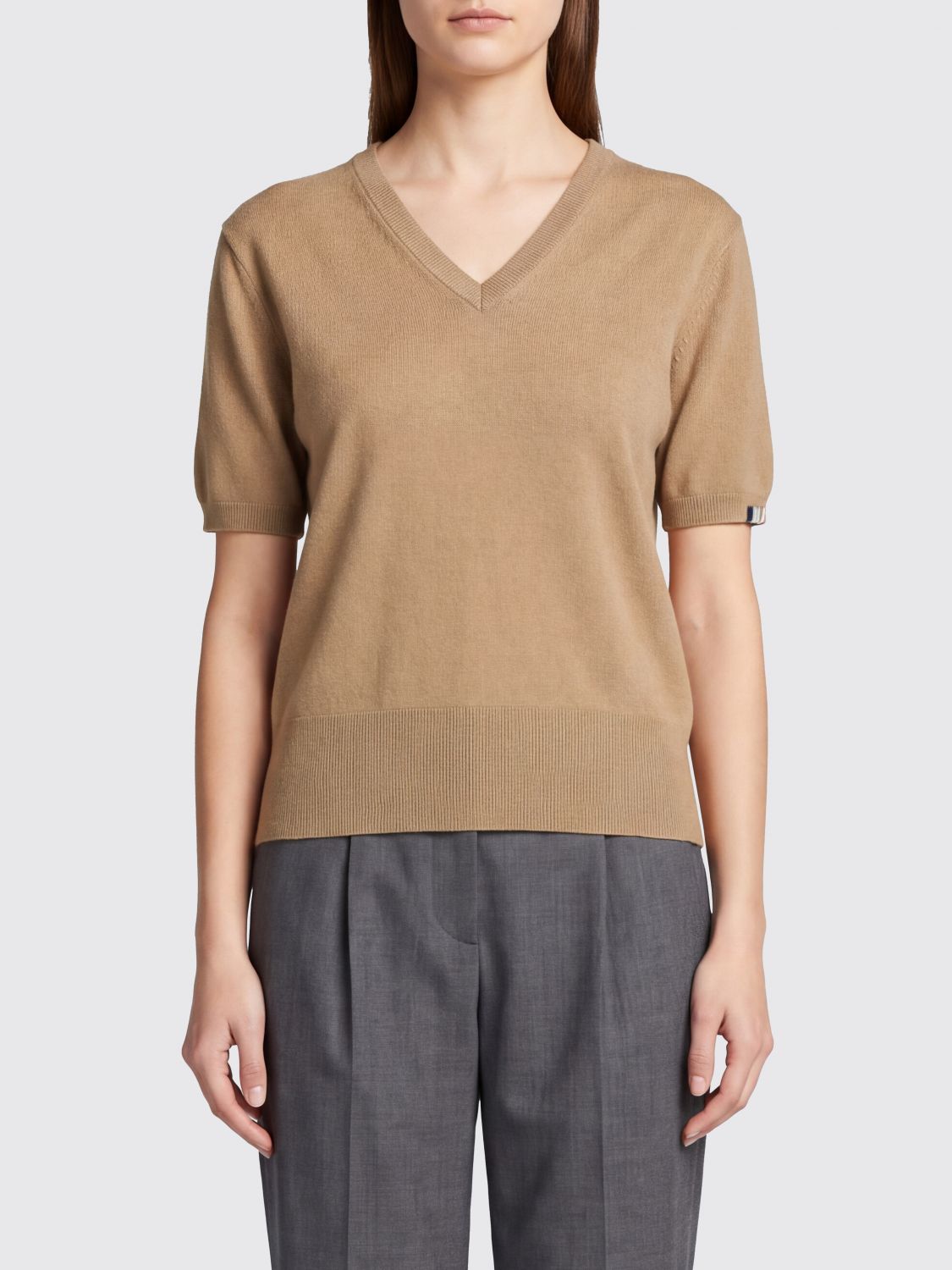 EXTREME CASHMERE V-Neck Short-Sleeved Jumper in Cashmere Blend EXTREME CASHMERE V-Neck Short-Sleeved Jumper in Cashmere Blend