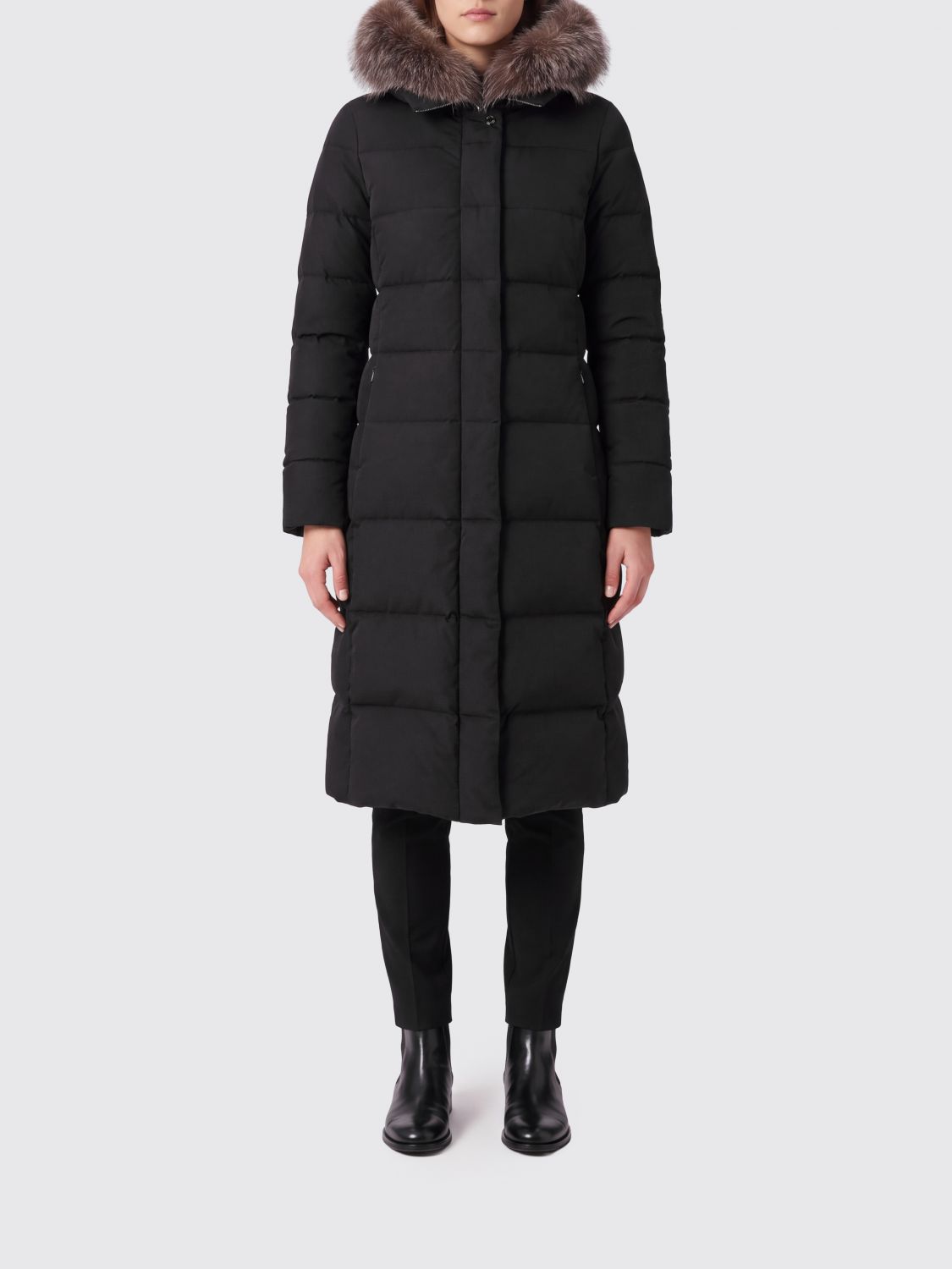 MOORER Piumino lungo in nylon trapuntato impermeabile con cappuccio in shearling
