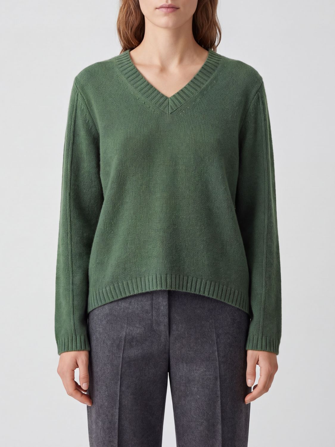 Allude Relaxed Fit Pure Cashmere V-Neck Jumper with Dropped Shoulders