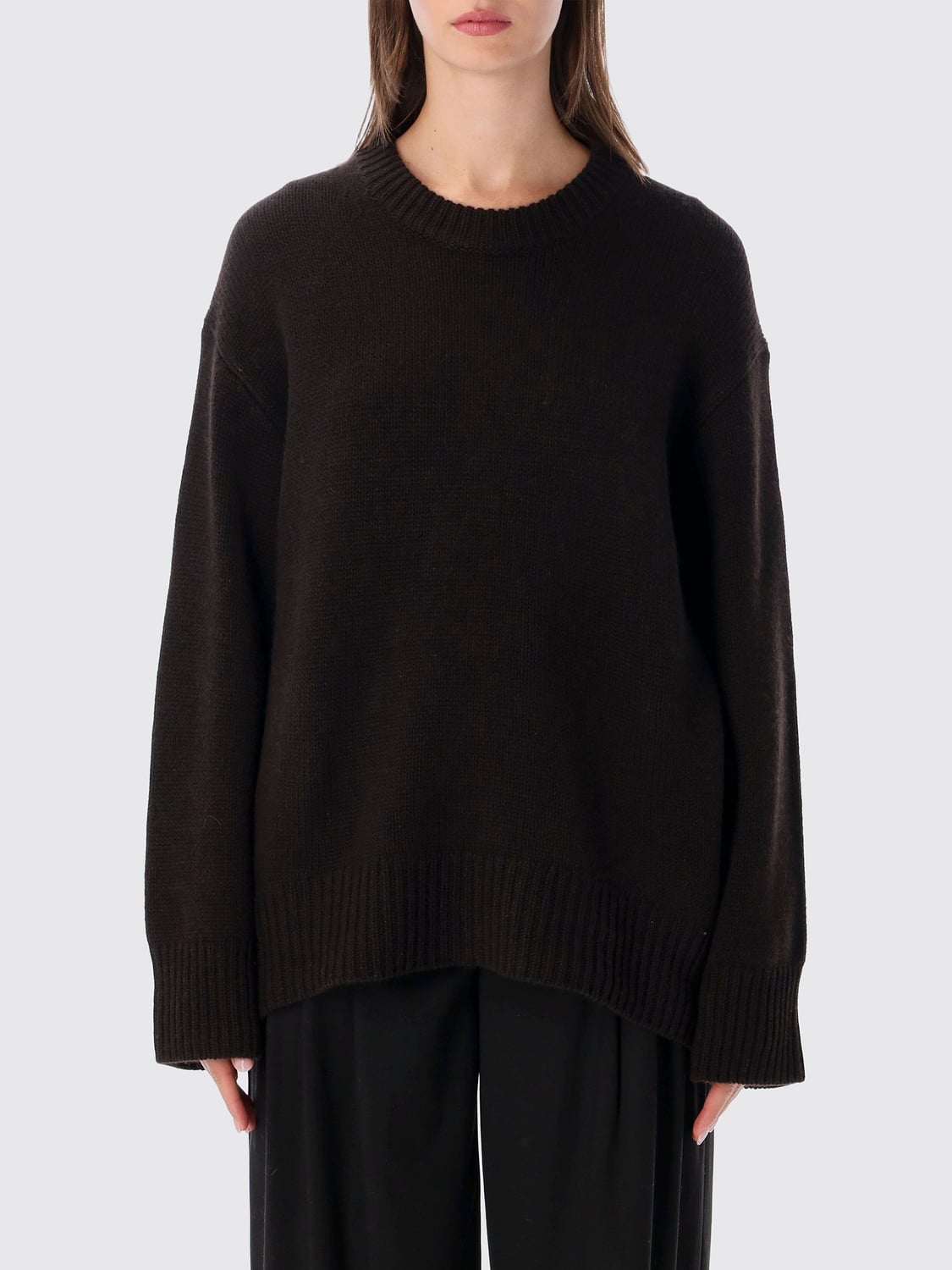 LISA YANG Maglia girocollo in 100% cashmere relaxed fit con spalle scese