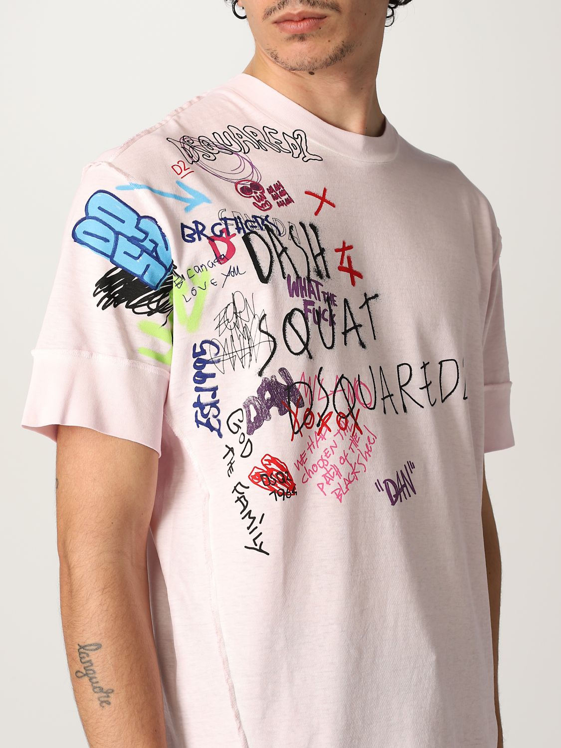 band Mysterie Besmettelijke ziekte DSQUARED2: T-shirt with graffiti prints - Pink | Dsquared2 t-shirt  S74GD0920S22507 online on GIGLIO.COM