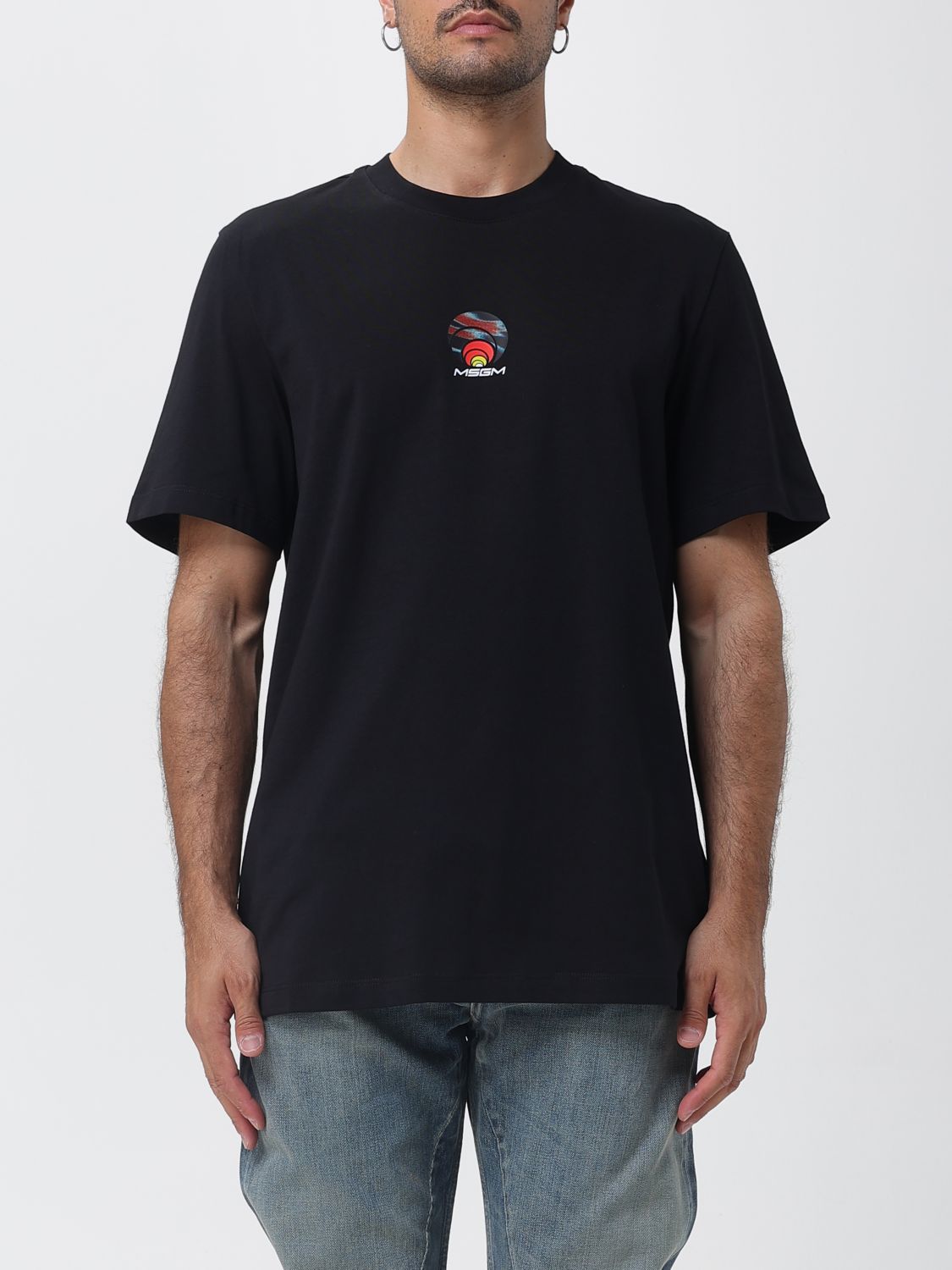 MSGM Cotton Crewneck T-Shirt with Contrast Logo Print on the Chest　MSGM コットン クルーネック T シャツ、胸にコントラストのロゴプリント MSGM